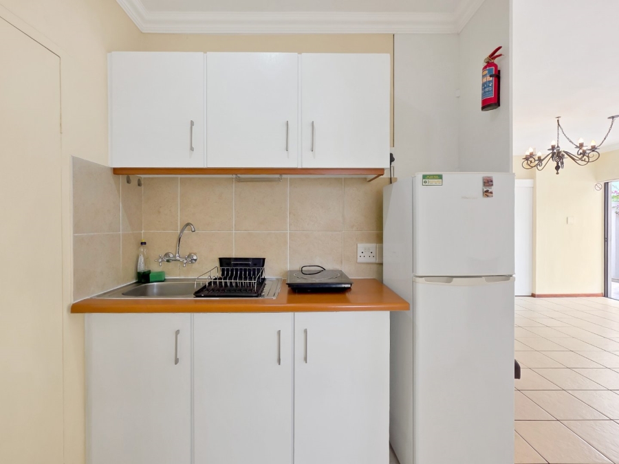 1 Bedroom Property for Sale in Bloubergrant Western Cape